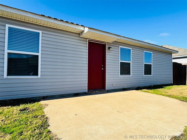 11427 S 239th East Avenue, Broken Arrow, OK 74014