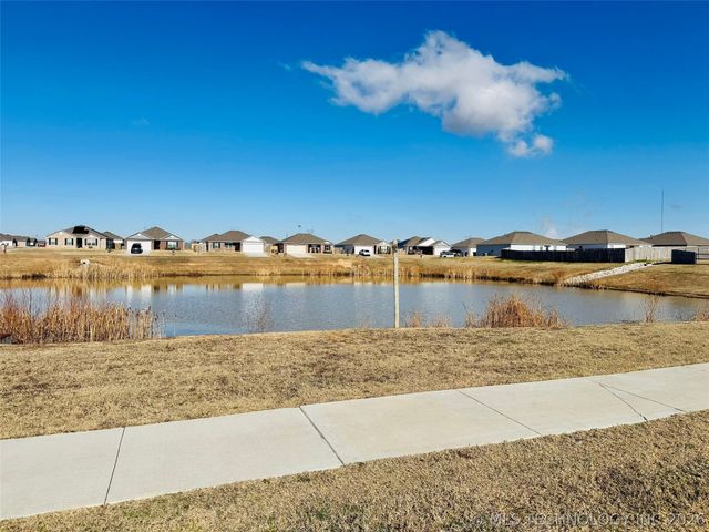 11427 S 239th East Avenue, Broken Arrow, OK 74014