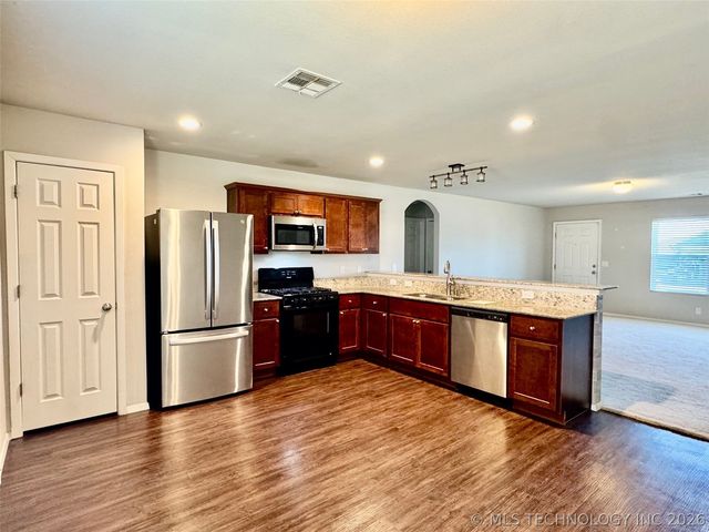 11427 S 239th East Avenue, Broken Arrow, OK 74014