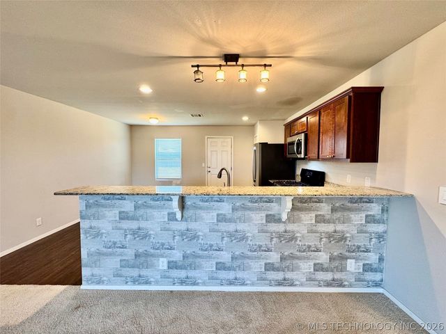 11427 S 239th East Avenue, Broken Arrow, OK 74014