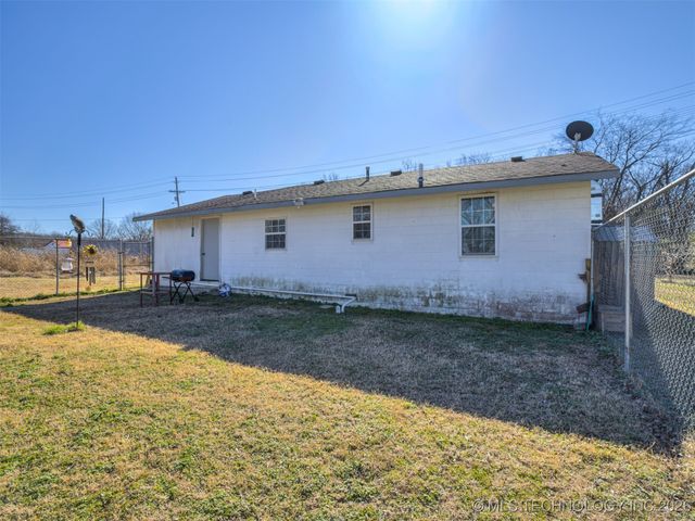 105 SE 6th Street, Wagoner, OK 74467