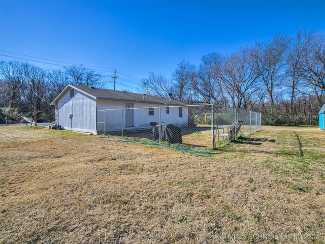 105 SE 6th Street, Wagoner, OK 74467