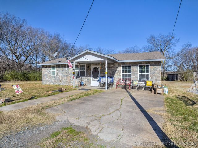 105 SE 6th Street, Wagoner, OK 74467