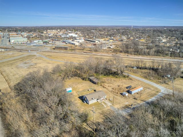 105 SE 6th Street, Wagoner, OK 74467