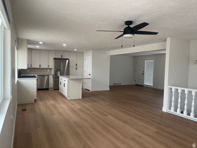 7157 S MEL HELEN WAY, West Jordan, UT 84084