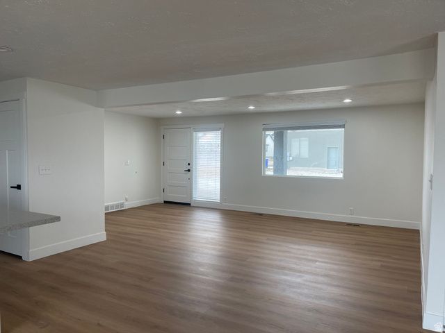 7157 S MEL HELEN WAY, West Jordan, UT 84084