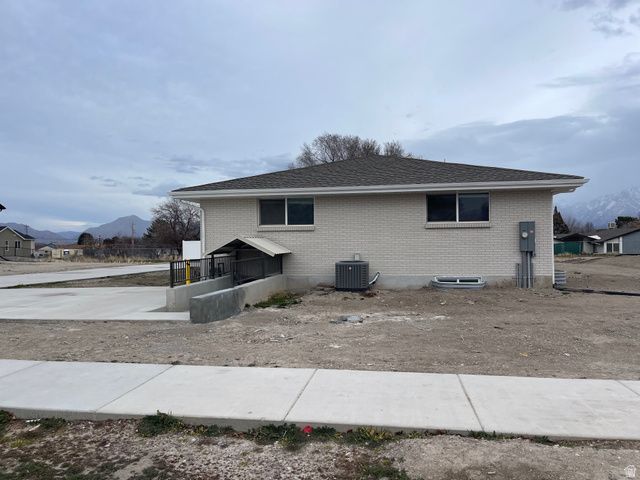 7157 S MEL HELEN WAY, West Jordan, UT 84084