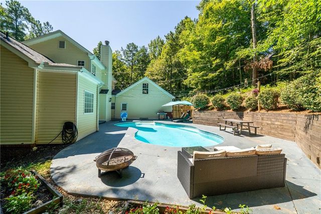 75 Black Forest Drive, Dallas, GA 30132
