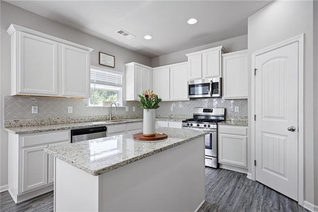 515 S Bound Court, Acworth, GA 30102
