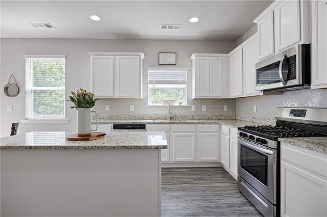 515 S Bound Court, Acworth, GA 30102