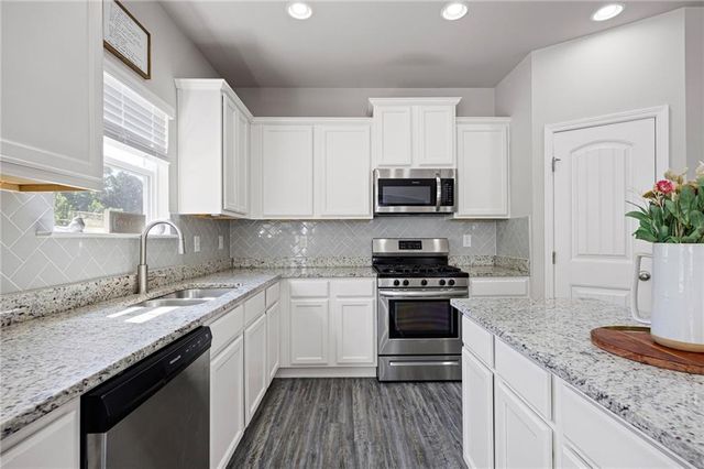 515 S Bound Court, Acworth, GA 30102