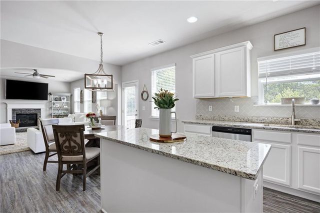 515 S Bound Court, Acworth, GA 30102