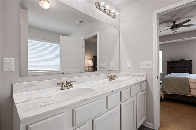 515 S Bound Court, Acworth, GA 30102
