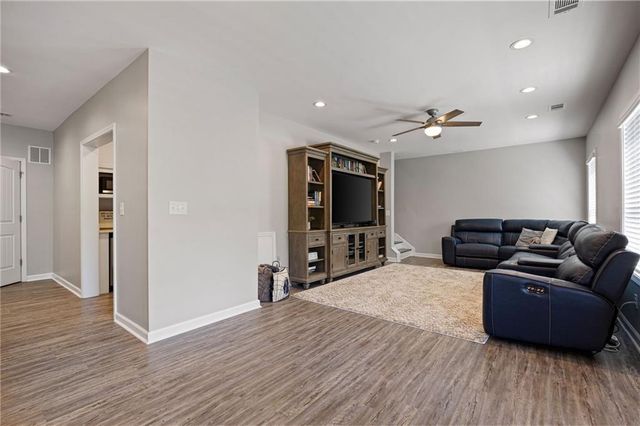 515 S Bound Court, Acworth, GA 30102