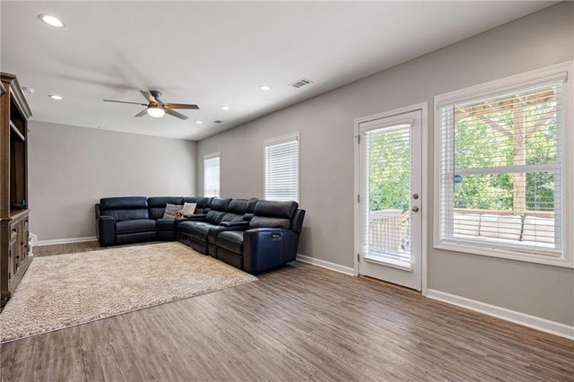 515 S Bound Court, Acworth, GA 30102
