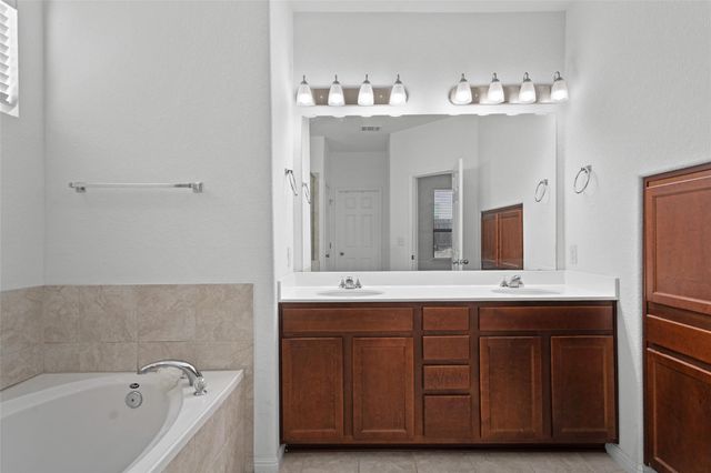 325 La Joya PASS, Leander, TX 78641