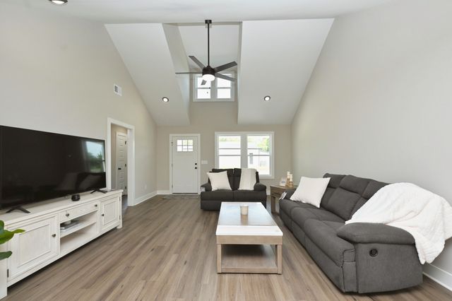 94 Donna Dr, Hendersonville, TN 37075