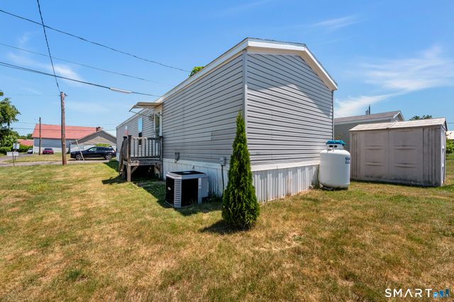 15 Pine Street, East Windsor, CT 06088