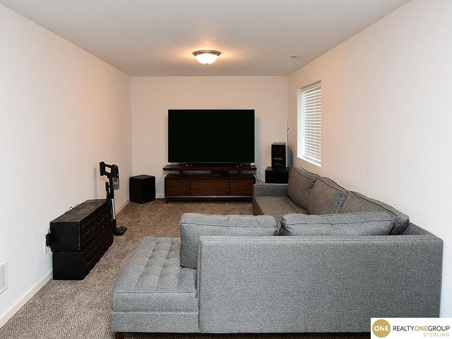 7772 N 86th Avenue, Omaha, NE 68122
