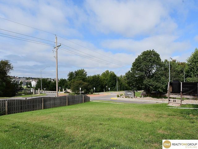 7772 N 86th Avenue, Omaha, NE 68122