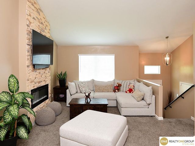 7772 N 86th Avenue, Omaha, NE 68122