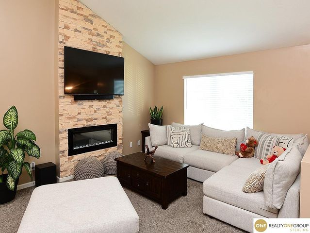7772 N 86th Avenue, Omaha, NE 68122