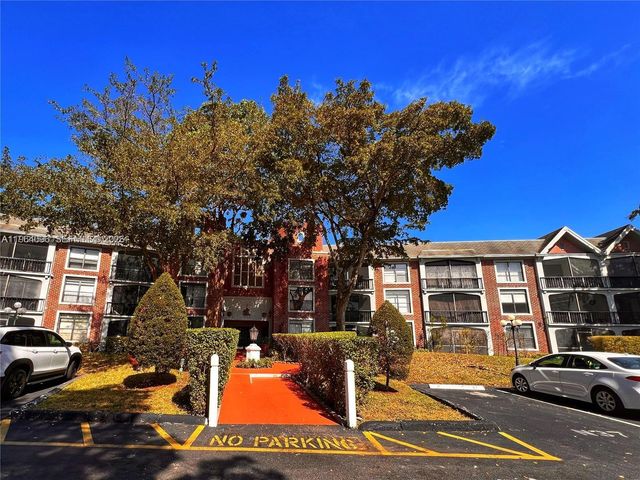 3760 Inverrary Dr 2R, Lauderhill, FL 33319