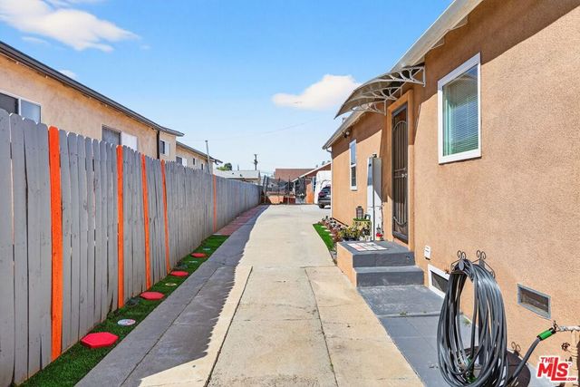 423 E 127th Street, Los Angeles, CA 90061