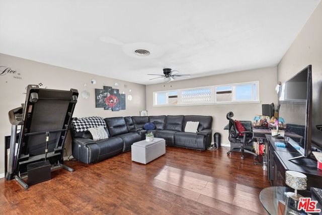 423 E 127th Street, Los Angeles, CA 90061