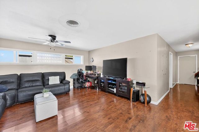 423 E 127th Street, Los Angeles, CA 90061