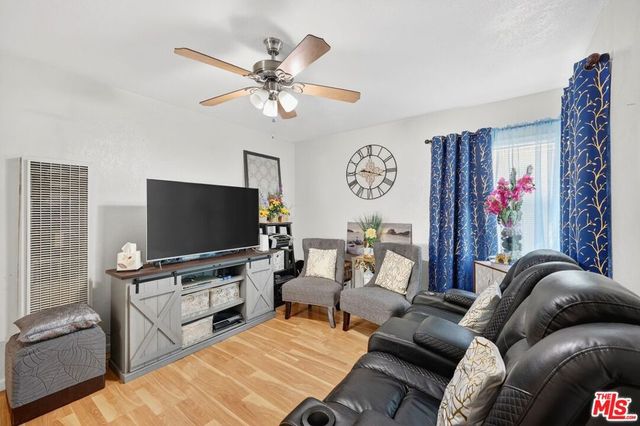 423 E 127th Street, Los Angeles, CA 90061