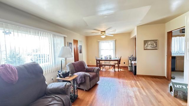 8412 G Greenwood Avenue, Munster, IN 46321