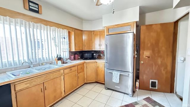 8412 G Greenwood Avenue, Munster, IN 46321