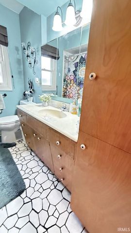 8412 G Greenwood Avenue, Munster, IN 46321