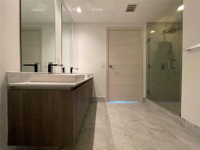 801 S Miami Ave 3303, Miami, FL 33130