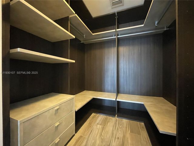 801 S Miami Ave 3303, Miami, FL 33130