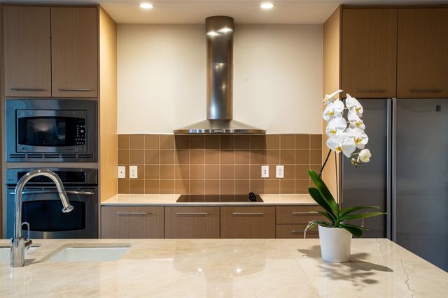 2323 N Houston Street 613, Dallas, TX 75219