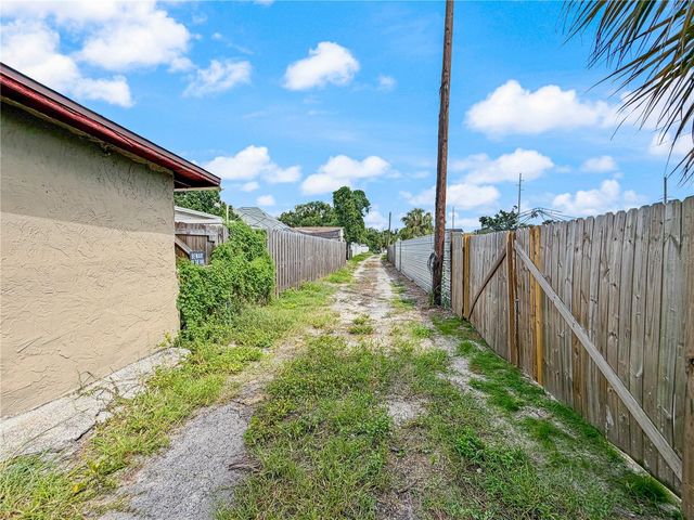 2509 W LEMON STREET, Tampa, FL 33609