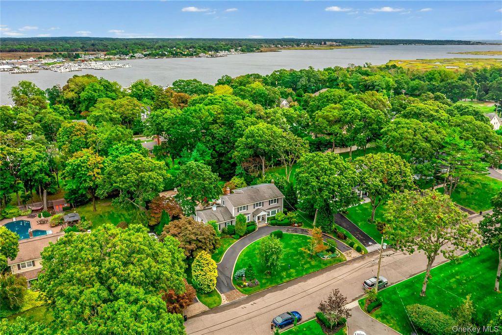 81 Widgeon Court, Great River, NY 11739 — exterior