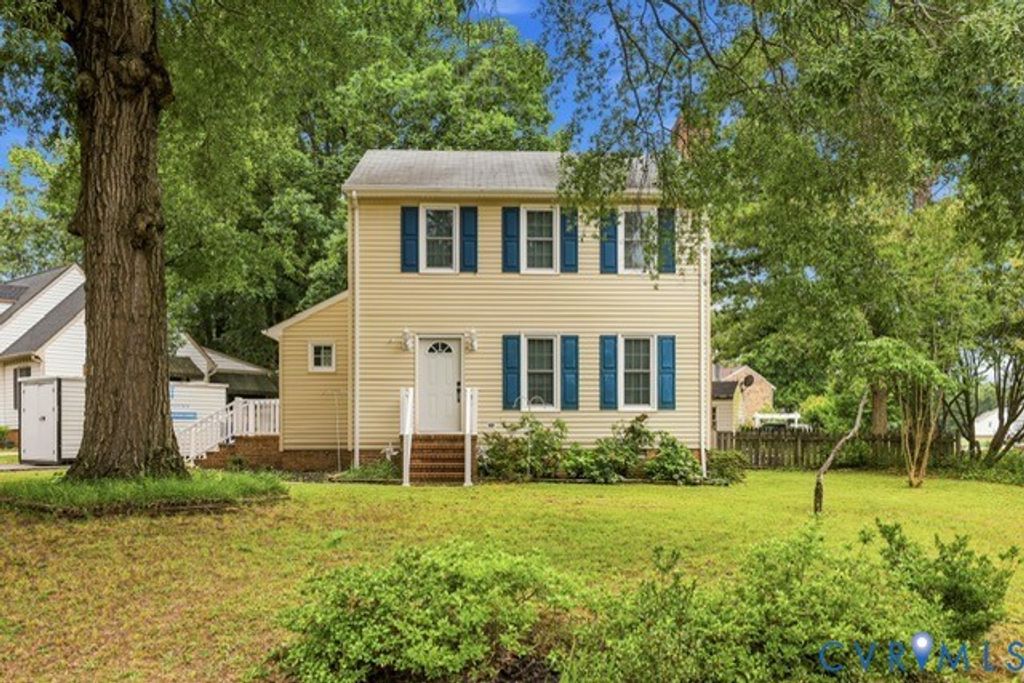 1306 Whitley Ct, Chester, VA 23836