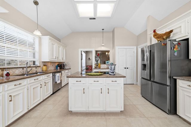 6527 Prairie Dunes Drive, Houston, TX 77069