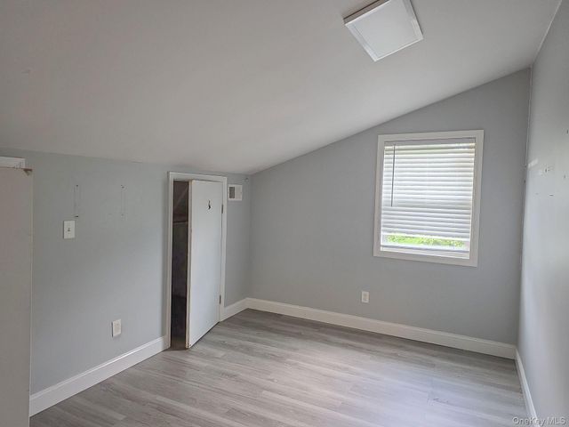 54 Oneill Avenue, Bay Shore, NY 11706