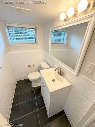1013 Lawndale Drive, Royal Oak, MI 48067