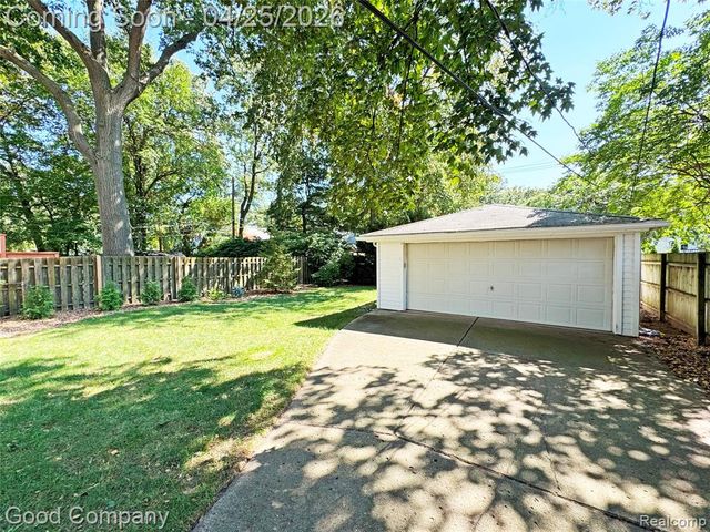 1013 Lawndale Drive, Royal Oak, MI 48067