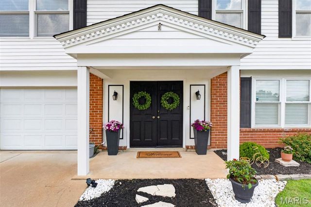 12011 Wesford Drive, Maryland Heights, MO 63043
