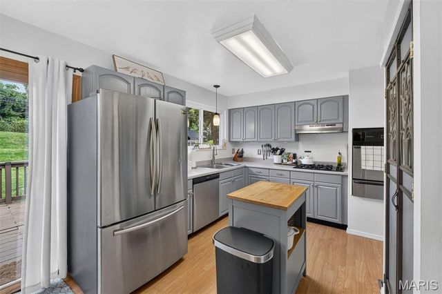 12011 Wesford Drive, Maryland Heights, MO 63043