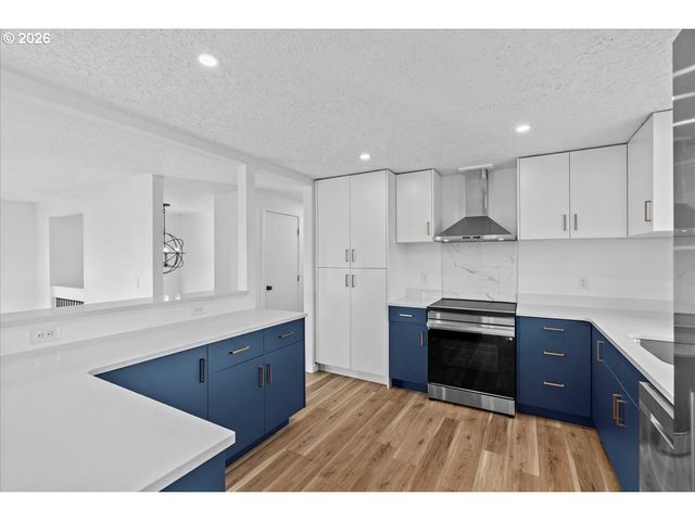 404 Sw RIVERVIEW Ave, Gresham, OR 97080