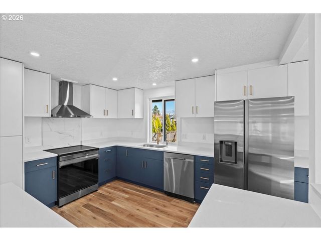 404 Sw RIVERVIEW Ave, Gresham, OR 97080