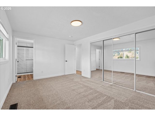 404 Sw RIVERVIEW Ave, Gresham, OR 97080