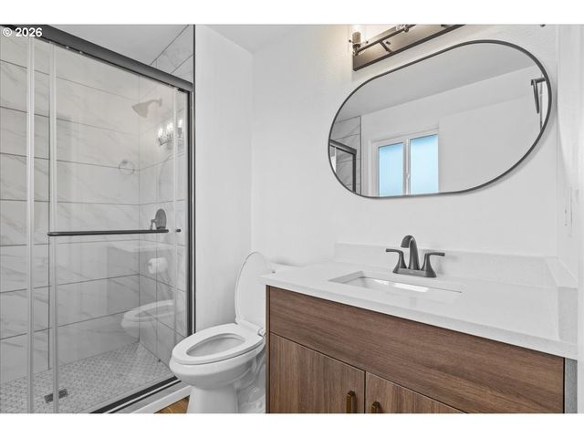 404 Sw RIVERVIEW Ave, Gresham, OR 97080